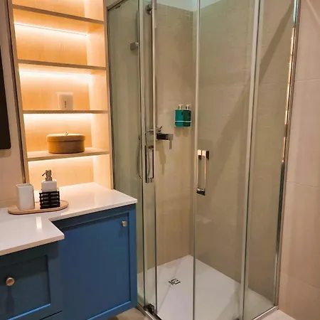 B - 3min Walk From Beach, Terrace