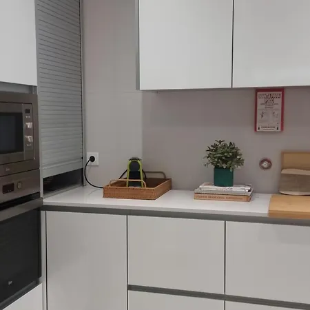 B - 3min Walk From Beach, Terrace Apartment Barra