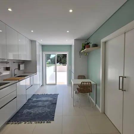 Apartman B - 4min Walk From Beach, Terrace