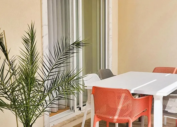 B - 4min Walk From Beach, Terrace *